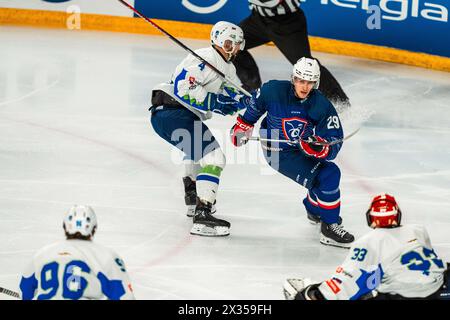 Cergy Pontoise, France. 24 avril 2024. Louis BOUDON de France lors du match amical international de hockey sur glace entre la France et la Slovénie le 24 avril 2024 à Aren'Ice à Cergy-Pontoise, France - photo Alexandre Martins/DPPI crédit : DPPI Media/Alamy Live News Banque D'Images