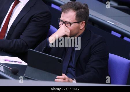 Berlin, Deutschland, 24.04.2024, Deutscher Bundestag : 165. Bundestagssitzung : Ostbeauftragter Carsten Schneider, SPD *** Berlin, Allemagne, 24 04 2024 Bundestag allemand 165 Représentant pour l'Europe de l'est Carsten Schneider, SPD Copyright : xdtsxNachrichtenagenturx dts 35083 Banque D'Images