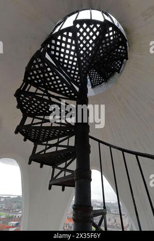 186 vue vers le haut, escalier à l'intérieur de la tourelle-belvédère sur l'angle AD 1918 construit ancien Ferrer Palace se, aujourd'hui le Musée des Arts. Cienfuegos-Cuba. Banque D'Images