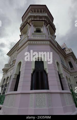 195 coin nord-est du Palacio de Valle Palace, dans un style hispano-mauresque avec différentes influences architecturales. Cienfuegos-Cuba. Banque D'Images