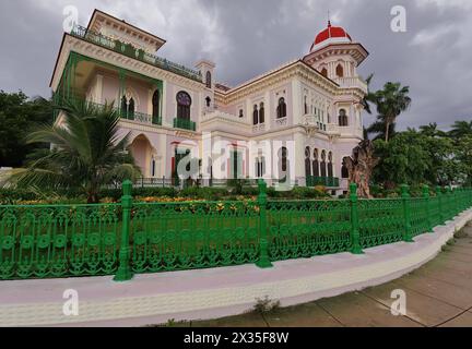 196 façade orientée à l'est du Palacio de Valle Palace, dans un style hispano-mauresque avec différentes influences architecturales. Cienfuegos-Cuba. Banque D'Images