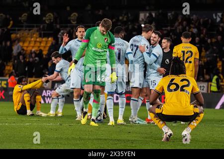 Wolverhampton, Royaume-Uni. 24 avril 2024. Wolverhampton, Angleterre, 24 avril 2024 : temps plein du match de premier League entre Wolverhampton Wanderers et Bournemouth au stade Molineux de Wolverhampton, Angleterre (Natalie Mincher/SPP) crédit : SPP Sport Press photo. /Alamy Live News Banque D'Images