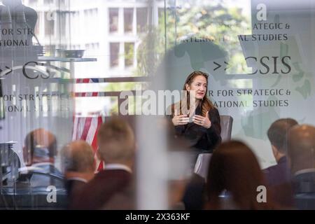 Washington, District de Columbia, États-Unis. 24 avril 2024. Avril Haines, directeur du renseignement national, prend la parole au Forum mondial sur la sécurité 2024 au Center for Strategic and International Studies le 24 avril 2024 à Washington, District de Columbia. (Crédit image : © Eric Kayne/ZUMA Press Wire) USAGE ÉDITORIAL SEULEMENT! Non destiné à UN USAGE commercial ! Banque D'Images