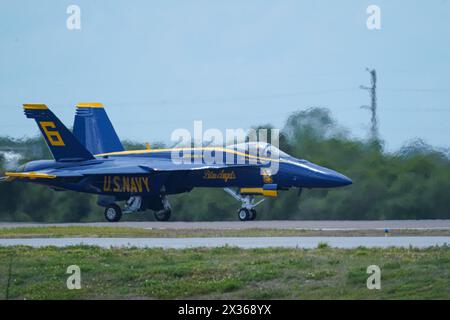 Sanford, Floride, États-Unis, 21 avril 2024, les Blue Angels de L'US Navy se produisent lors du spectacle aérien d'Orlando 2024 à l'aéroport international de Sanford. (P Banque D'Images