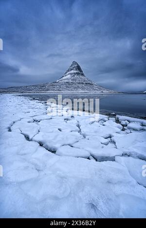 Soirée d'hiver à Kirkjufell, Islande Banque D'Images