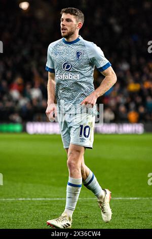 24 avril 2024 ; stade Molineux, Wolverhampton, West Midlands, Angleterre; premier League Football, Wolverhampton Wanderers contre Bournemouth ; Ryan Christie de l'AFC Bournemouth Banque D'Images