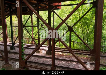 Le Nuttallburg Coal Conveyor and Tipple dans le parc national de New River gorge en Virginie occidentale, États-Unis Banque D'Images