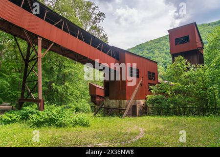 Le Nuttallburg Coal Conveyor and Tipple dans le parc national de New River gorge en Virginie occidentale, États-Unis Banque D'Images