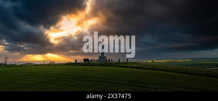 Le soleil se couche sur le monument de la bataille de Flodden Banque D'Images