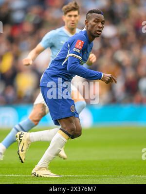 Londres, Royaume-Uni. 20 avril 2024 - Manchester City v Chelsea - demi-finale de la FA Cup - Wembley. Nicolas Jackson de Chelsea. Crédit photo : Mark pain / Alamy Live News Banque D'Images