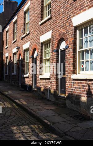 Maisons mitoyennes victoriennes à Church Side Macclesfield, Cheshire Banque D'Images
