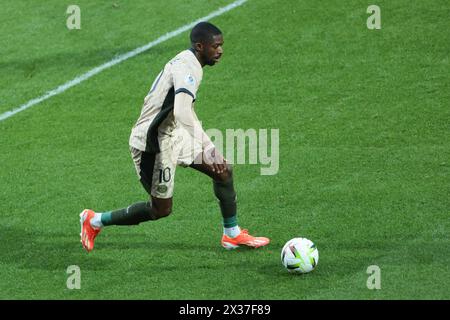 Lorient, France. 24 avril 2024. Ousmane Dembele du PSG lors du match de Ligue 1 entre le FC Lorient et le Paris Saint-Germain (PSG) le 24 avril 2024 au stade du Moustoir à Lorient - photo Jean Catuffe/DPPI crédit : DPPI Media/Alamy Live News Banque D'Images