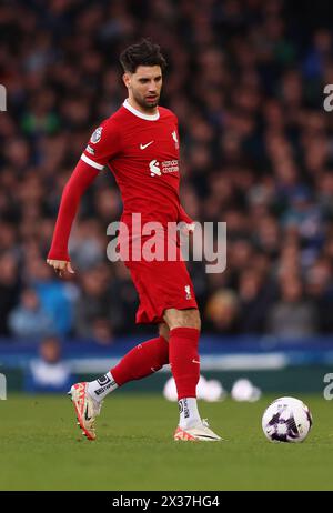 Liverpool, Royaume-Uni. 24 avril 2024. Dominik Szoboszlai de Liverpool lors du match de premier League à Goodison Park, Liverpool. Le crédit photo devrait se lire : Cameron Smith/Sportimage crédit : Sportimage Ltd/Alamy Live News Banque D'Images