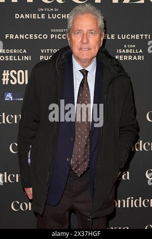 Rome, Italie. 24 avril 2024. Francesco Rutelli assiste au tapis rouge du film 'Confidenza' au cinéma Adriano. (Photo de Mario Cartelli/SOPA images/SIPA USA) crédit : SIPA USA/Alamy Live News Banque D'Images