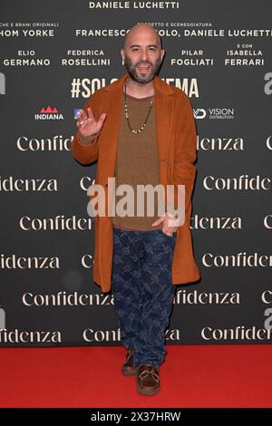 Rome, Italie. 24 avril 2024. Giuliano Sangiorgi assiste au tapis rouge du film 'Confidenza' au cinéma Adriano. Crédit : SOPA images Limited/Alamy Live News Banque D'Images