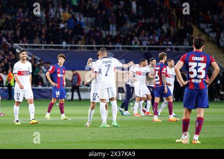 Barcelone, Espagne. 16 avril 2024. Mbappe célèbre la victoire lors du match de l'UEFA Champions League entre le FC Barcelone et le Paris Saint-Germain au Banque D'Images