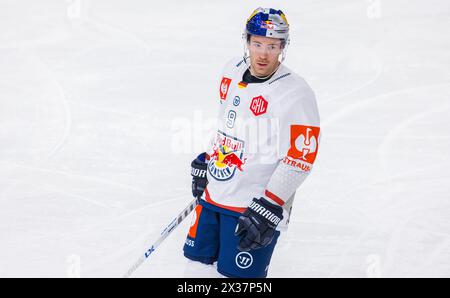 EHC Red Bull München Stürmer #9 Ben Street während dem Spiel der Champions Ligue de hockey gegen EV Zug in der Bossard Arena. (Zoug, Schweiz, 23.11.2022) Banque D'Images