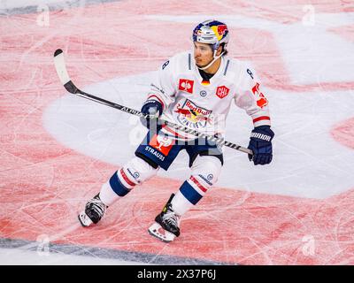 EHC Red Bull München Stürmer #8 Austin Ortega während dem Spiel der Champions Ligue de hockey gegen EV Zug in der Bossard Arena. (Zoug, Schweiz, 23.11.20 Banque D'Images