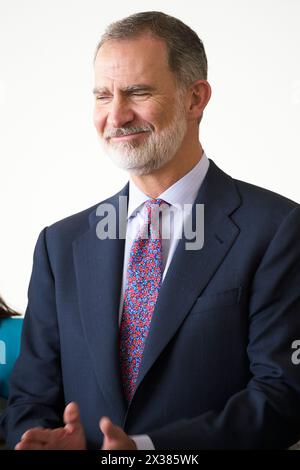 Santander. Espagne. 20240425, le roi Felipe VI d'Espagne assiste à la 'Tour del Talento 2024' au Botin Center le 25 avril 2024 à Santander, Espagne Banque D'Images