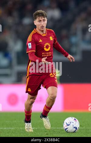 Rome, Italie. 22 avril 2024. Tommaso Baldanzi de L'AS Roma lors du match de Serie A TIM entre L'AS Roma et le Bologna FC au Stadio Olimpico le 22 avril 2024 à Rome, Italie. Crédit : Giuseppe Maffia/Alamy Live News Banque D'Images