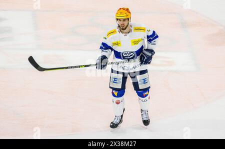 HC Ambri-Piotta Stürmer und Topskorer Michael Spacek während dem Spiel gegen den EHC Kloten in der Stimo Arena. (Kloten, Schweiz, 21.01.2023) Banque D'Images