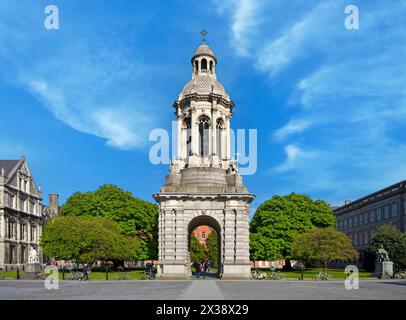 Campanile Bell Tower, Trinity College Campus, Dublin City, Irlande, Banque D'Images
