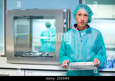 Fenêtre SAS, préparation de médicaments, une chambre propre, pharmacie, hôpital Donostia, San Sebastian, Gipuzkoa, Pays Basque, Espagne Banque D'Images