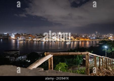 Vue de la ville de la Havane depuis la statue d'El Cristo de la Habana. Cuba. Banque D'Images