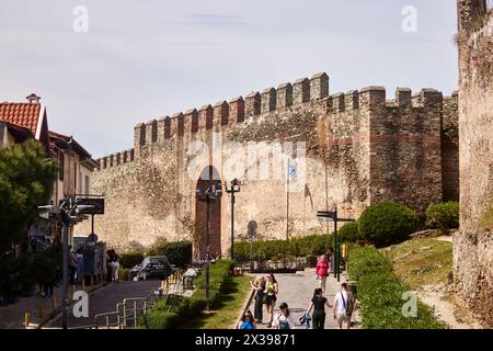Thessalonique, région de la ville grecque de Macédoine dans le nord de la Grèce murailles romaines de Thessalonique avec la porte 'Portara' Banque D'Images