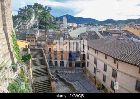 Vue d'ensemble d'Estella depuis Saint Michael Church Staircase, Lizarra, Navarre, Espagne Banque D'Images