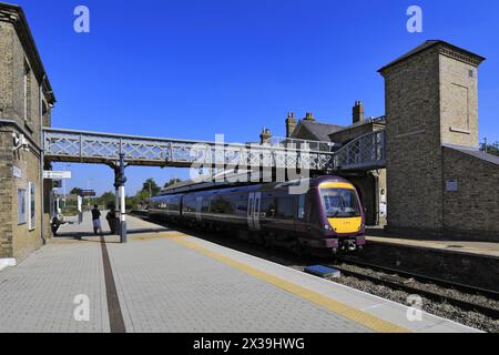 East Midlands trains TurboStar 170271 à la gare de Spalding, Lincolnshire, Angleterre, Royaume-Uni Banque D'Images