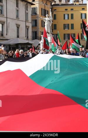 Brescia, Italie. 25 avril 2024. Foto Nelson Hasanpapaj /LaPresse 25 Aprile 2024 Brescia, Italia Cronaca Brescia, Festa della Liberazione, 25 aprile crédit : LaPresse/Alamy Live News Banque D'Images