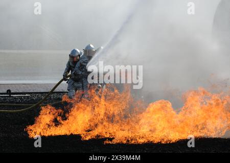 Formation sur les accidents des pompiers, aéroport du Texas Banque D'Images