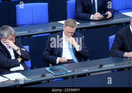 Sitzung des Deutschen Bundestags, Christian Lindner MDB - Bundesminister der Finanzen Sitzung des Deutschen Bundestags, Rede, Plenum, Christian Lindner MDB Bundesminister der Finanzen Berlin GER *** session du Bundestag allemand, Christian Lindner MDB Ministre fédéral des Finances session du Bundestag allemand, discours, plénière, Christian Lindner MDB - Ministre fédéral des Finances Berlin Berlin GER Banque D'Images