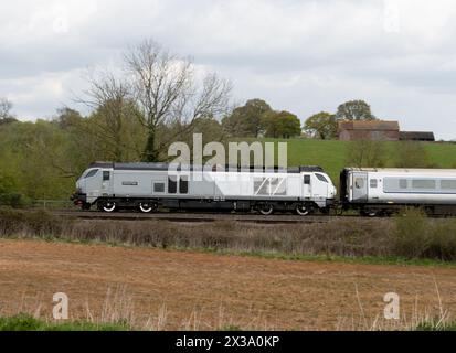 Chiltern Railways classe 68 locomotive diesel n° 68010 'Oxford Flyer' à Hatton North Junction, Warwickshire, Royaume-Uni Banque D'Images