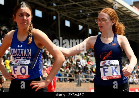 Philadelphie, États-Unis. 25 avril 2024. Les athlètes participent à la première journée du 128e Penn Relays Carnaval, la plus grande rencontre d'athlétisme des États-Unis, au Franklin Field à Philadelphie, PA, États-Unis, le 25 avril 2024. Crédit : OOgImages/Alamy Live News Banque D'Images