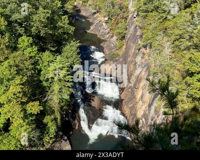 La zone pittoresque des chutes du parc d'État de Tallulah Falls en Géorgie aux États-Unis par une journée ensoleillée. Banque D'Images