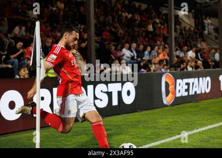 Orkun Kokcu pendant le match de Liga Portugal entre SC Farense et SL Benfica, Estadio de Sao Luis, Faro, Portugal. (Maciej Rogowski) Banque D'Images