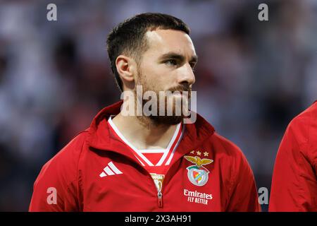 Orkun Kokcu pendant le match de Liga Portugal entre SC Farense et SL Benfica, Estadio de Sao Luis, Faro, Portugal. (Maciej Rogowski) Banque D'Images