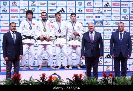 Zagreb, Croatie. 25 avril 2024. Remise de médailles, hommes jusqu'à 66 kg lors du Championnat d'Europe senior de judo, à Zagreb, Croatie, le 25 avril 2024. Photo : Sanjin Strukic/PIXSELL crédit : Pixsell/Alamy Live News Banque D'Images