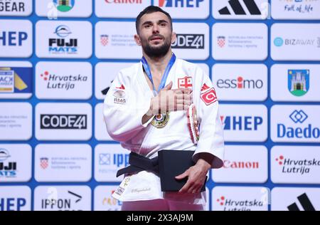 Zagreb, Croatie. 25 avril 2024. Remise de médailles, hommes jusqu'à 66 kg lors du Championnat d'Europe senior de judo, à Zagreb, Croatie, le 25 avril 2024. Photo : Sanjin Strukic/PIXSELL crédit : Pixsell/Alamy Live News Banque D'Images