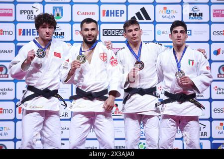 Zagreb, Croatie. 25 avril 2024. Remise de médailles, hommes jusqu'à 66 kg lors du Championnat d'Europe senior de judo, à Zagreb, Croatie, le 25 avril 2024. Photo : Sanjin Strukic/PIXSELL crédit : Pixsell/Alamy Live News Banque D'Images