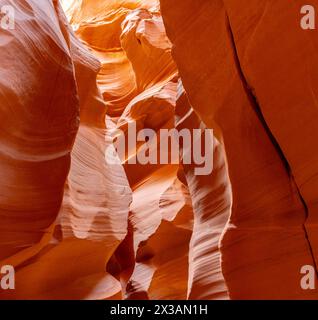 Magnifiques et colorés Slot Canyons d'Antelope Canyon X. Banque D'Images