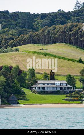 Manoirs et maisons fabuleuses de l'île de Waiheke Banque D'Images