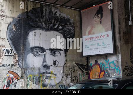 Rome, Italie. 25 avril 2024. Une murale dédiée à Antonio Gramsci dans la via Ostiense à Rome (photo de Matteo Nardone/Pacific Press/Sipa USA) crédit : Sipa USA/Alamy Live News Banque D'Images