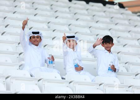 Doha, Qatar. 25 avril 2024. Qatar fans Football/Football : Coupe d'Asie U23 de l'AFC Qatar 2024 quart de finale match entre Qatar - Japon au stade Jassim Bin Hamad à Doha, Qatar . Crédit : Yohei Osada/AFLO SPORT/Alamy Live News Banque D'Images