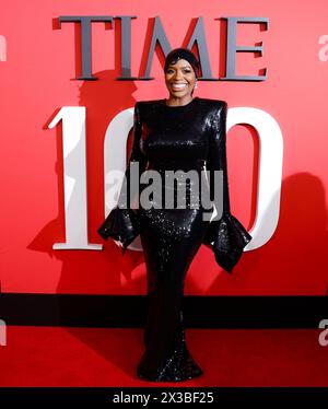 New York, États-Unis. 25 avril 2024. Fantasia Barrino arrive sur le tapis rouge au Gala TIME100 2024 au Jazz at Lincoln Center le jeudi 25 avril 2024 à New York. Photo de John Angelillo/UPI crédit : UPI/Alamy Live News Banque D'Images