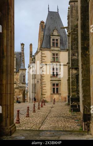 Palais du Grabatoire, Maison Canoniale Saint-Jacques, Cathédrale Saint-Julien du Mans romane-gothique, le Mans, Sarthe, pays de la Loire Banque D'Images