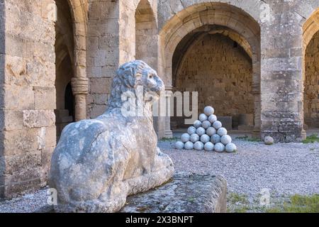 Musée archéologique, ancien hôpital de l'ordre de Saint-Jean, XVe siècle, vieille ville, Rhodes ville, Grèce Banque D'Images