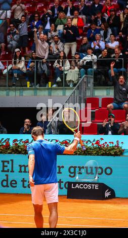 UserA, Espagne. 25 avril 2024. Richard Gasquet, de France, joue contre Lorenzo Sonego, d'Italie (non représenté sur la photo) le quatrième jour du tournoi Mutua Madrid Open 2024 à la Caja Magica. (Sonego a gagné 2-0 ) crédit : SOPA images Limited/Alamy Live News Banque D'Images